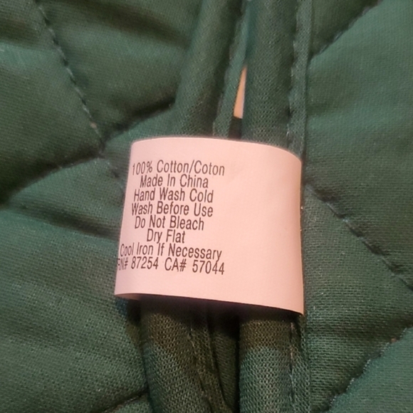 Christmas Oven Mitt and Pot Holder Set - Picture 4 of 4